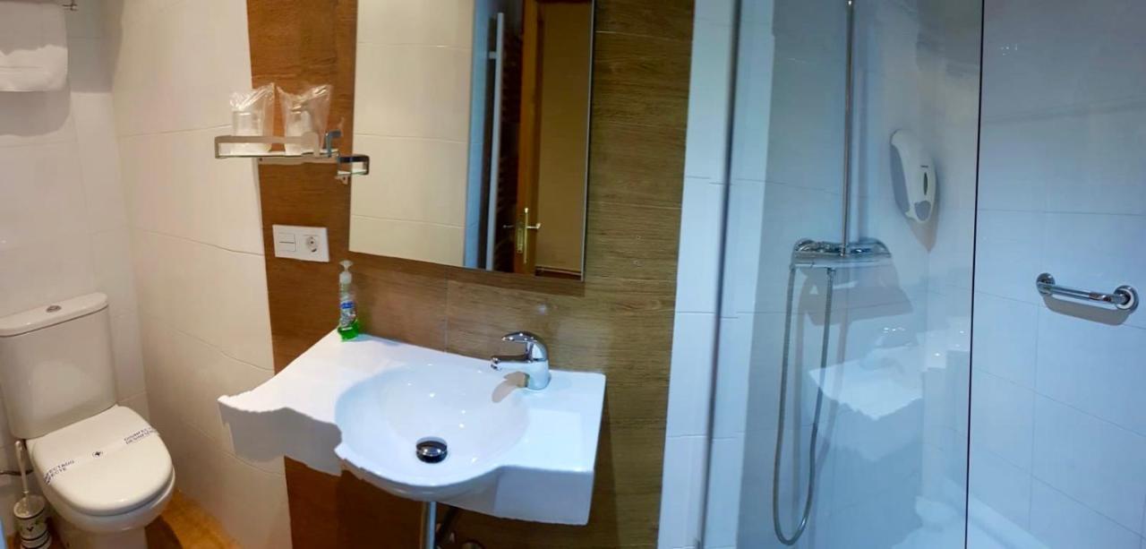 Hostal Puerta La Villa バリャドリド エクステリア 写真